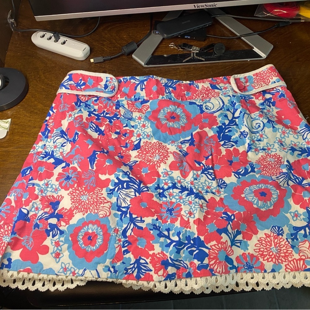 Shell Yeah Lilly Pulitzer Skort- size 4